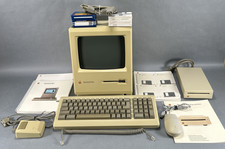 Vintage Apple Macintosh Plus 1MB - M0001A W/ Keyboard, 2 Mice, 800K HD, + More picture