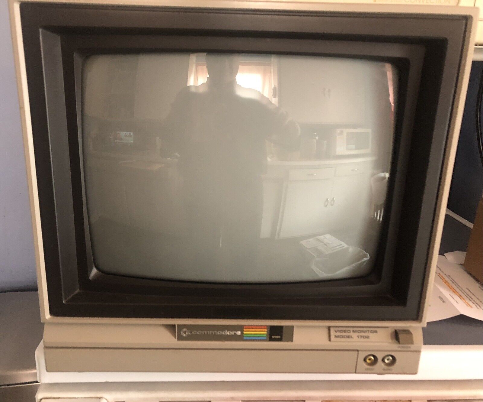 1984 Commodore 64 Home Computer PC Color  Video Monitor Model 1702